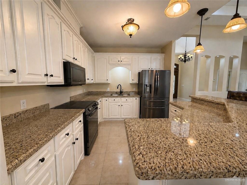 Photo 6 of 1621 Agualeguas Street