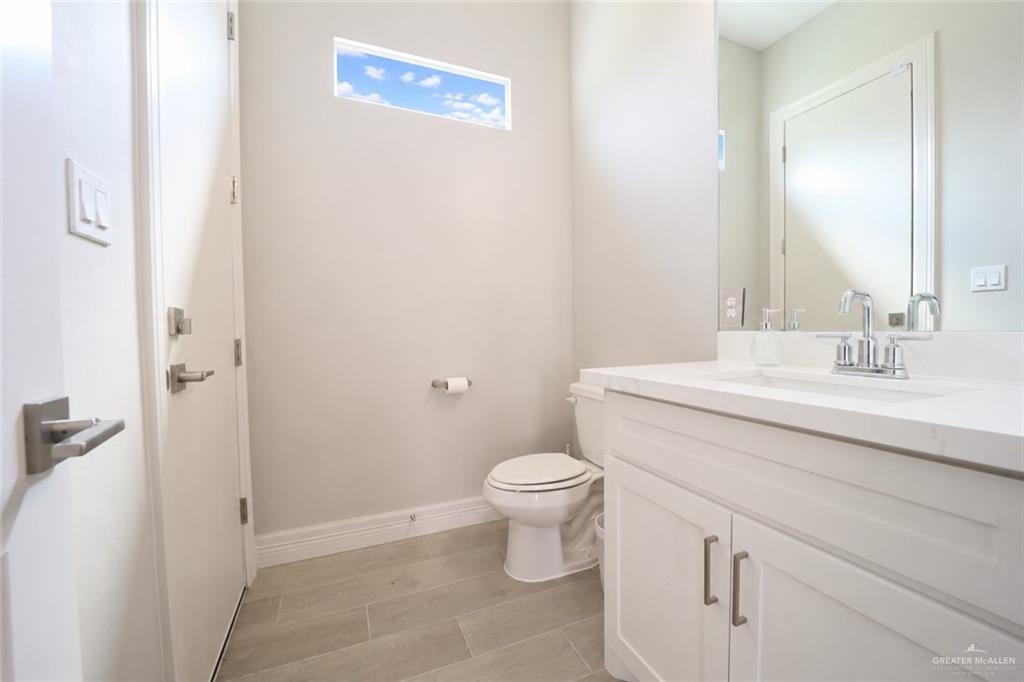 Photo 21 of 3909 Zenker Avenue