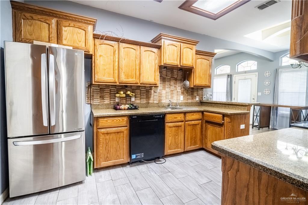 Photo 15 of 704 Oliverio Avenue