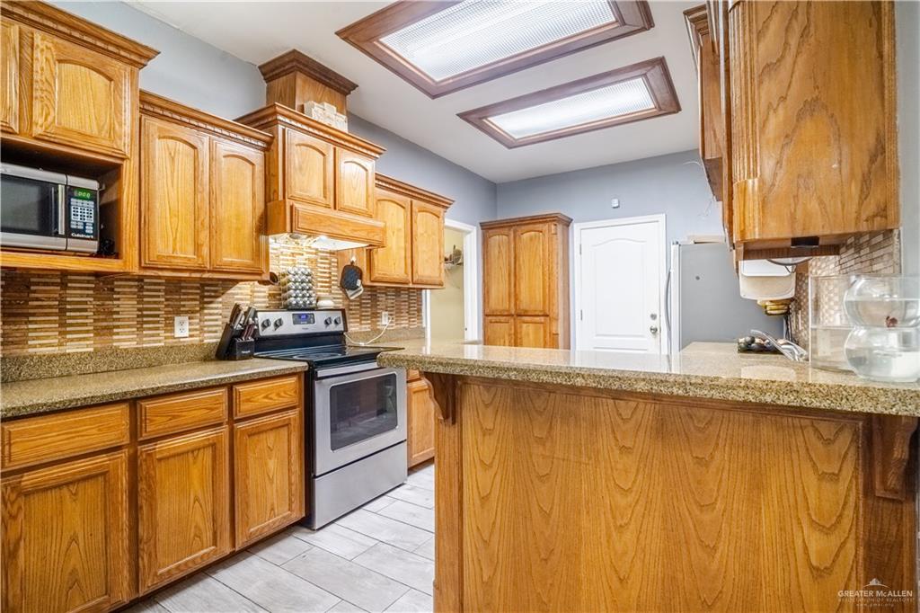 Photo 17 of 704 Oliverio Avenue