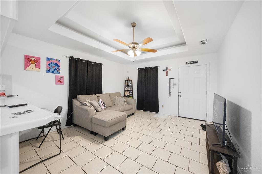 Photo 6 of 2213 Dahlia Street