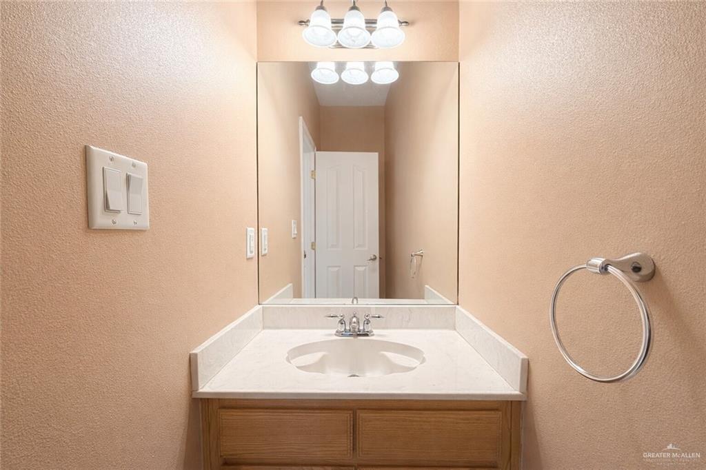 Photo 4 of 2716 Duke Avenue