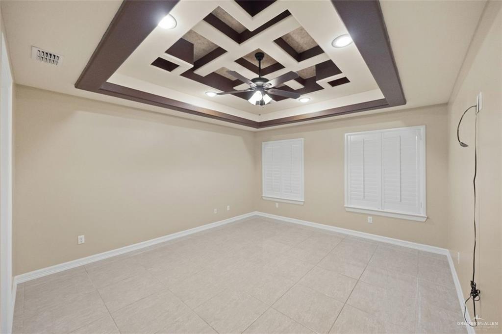 Photo 9 of 608 Biyaneta Avenue