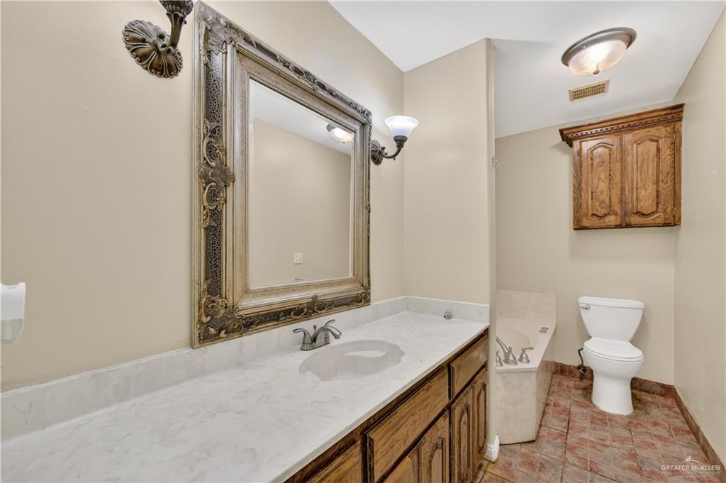 Photo 17 of 701 Camellia Avenue