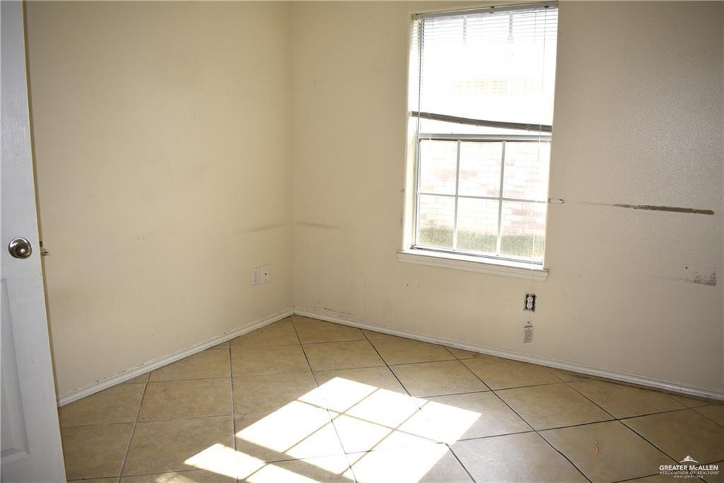 Photo 14 of 306 Albatross Avenue