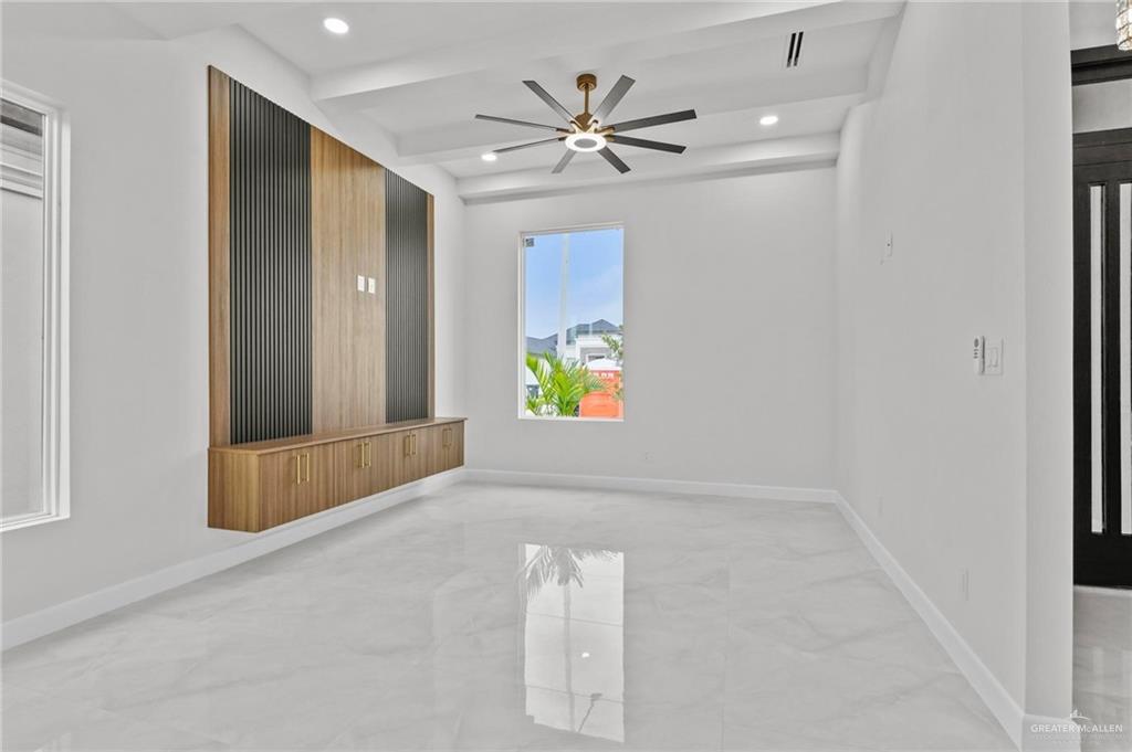 Photo 4 of 805 Azalea Street