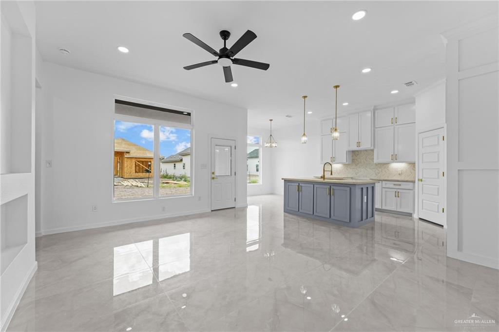 Photo 3 of 5801 Gira Del Sol Street