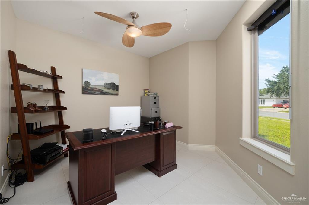Photo 5 of 7405 Lago Escondido Drive