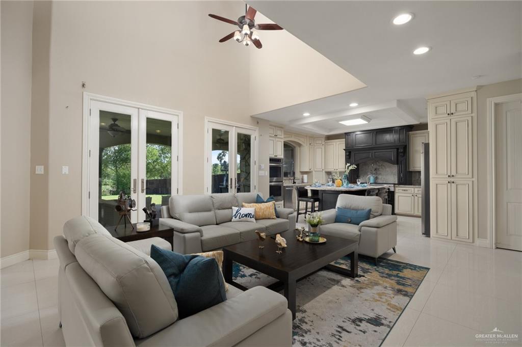 Photo 9 of 7405 Lago Escondido Drive