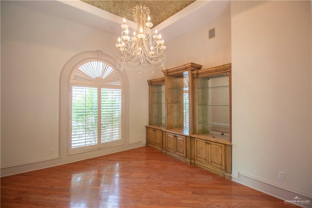 Photo 5 of 313 Condor Avenue