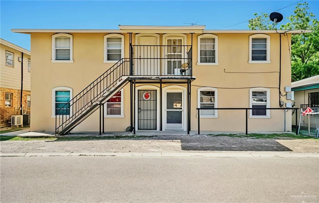 Multi-family home at 121 & 123 Bethel Street, Roma, Texas