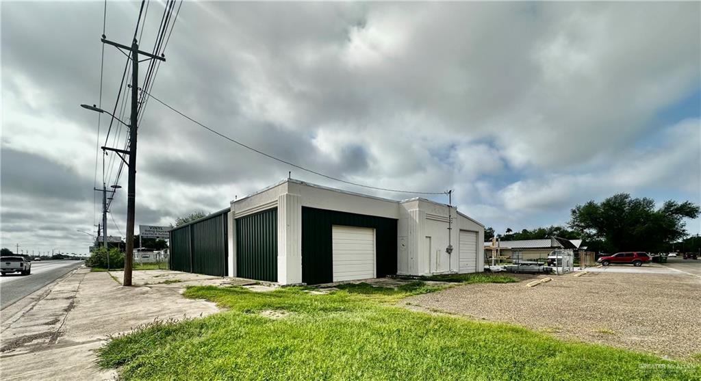 Commercial home at 611 US Highway Business 83, Alamo, Texas