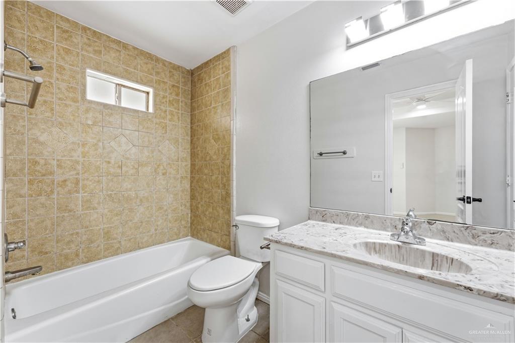 Photo 13 of 1005 Praline Drive