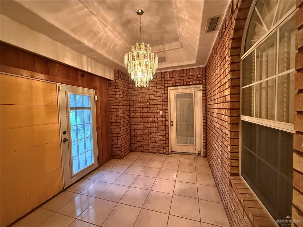 Photo 7 of 2100 Flor Lane