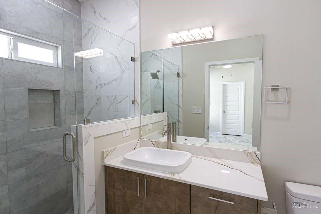 Photo 14 of 405 Emerald Avenue