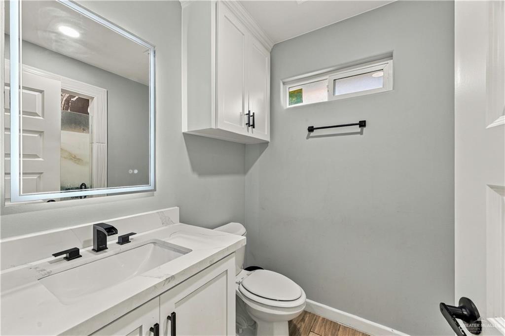 Photo 13 of 610 Resplandor Street