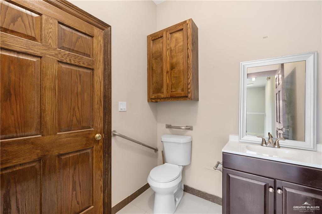 Photo 8 of 3303 Veterans Boulevard