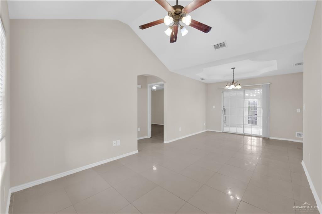 Photo 3 of 504 Rosa Priego Street