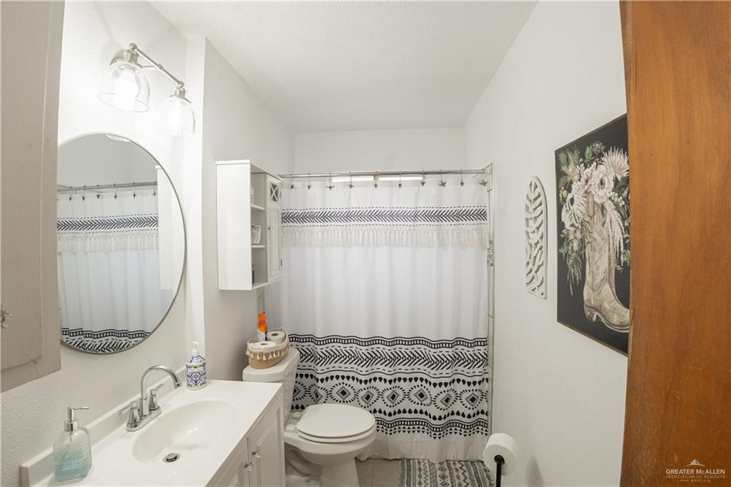 Photo 14 of 425 Reynolds Street