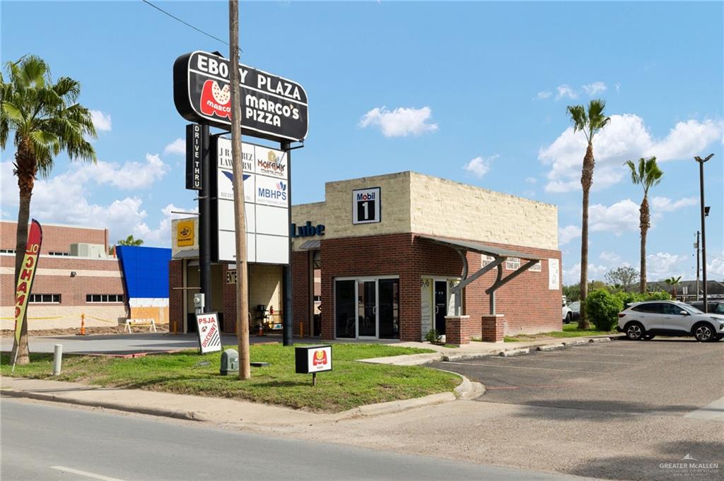 Photo 2 of 704 I Road