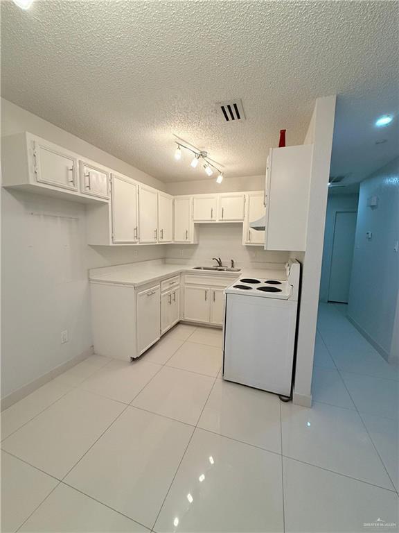 Photo 7 of 1500 Evergreen Avenue #57