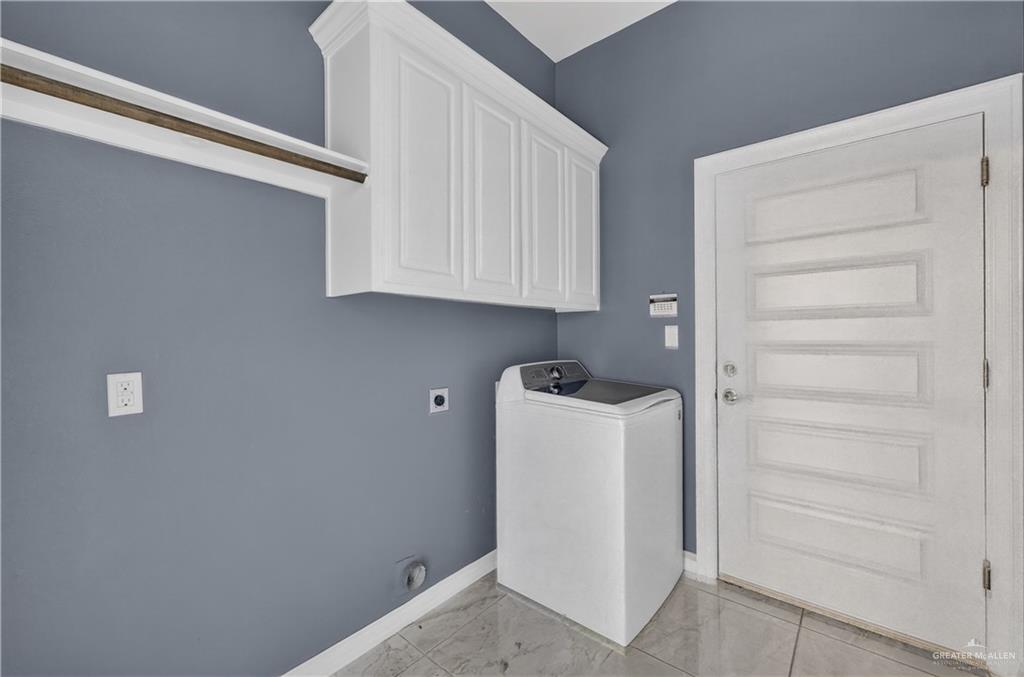 Photo 13 of 806 Seminole Avenue