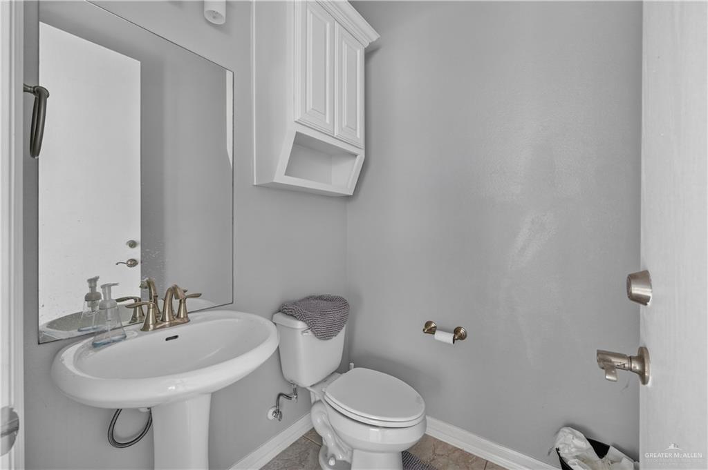 Photo 16 of 806 Seminole Avenue