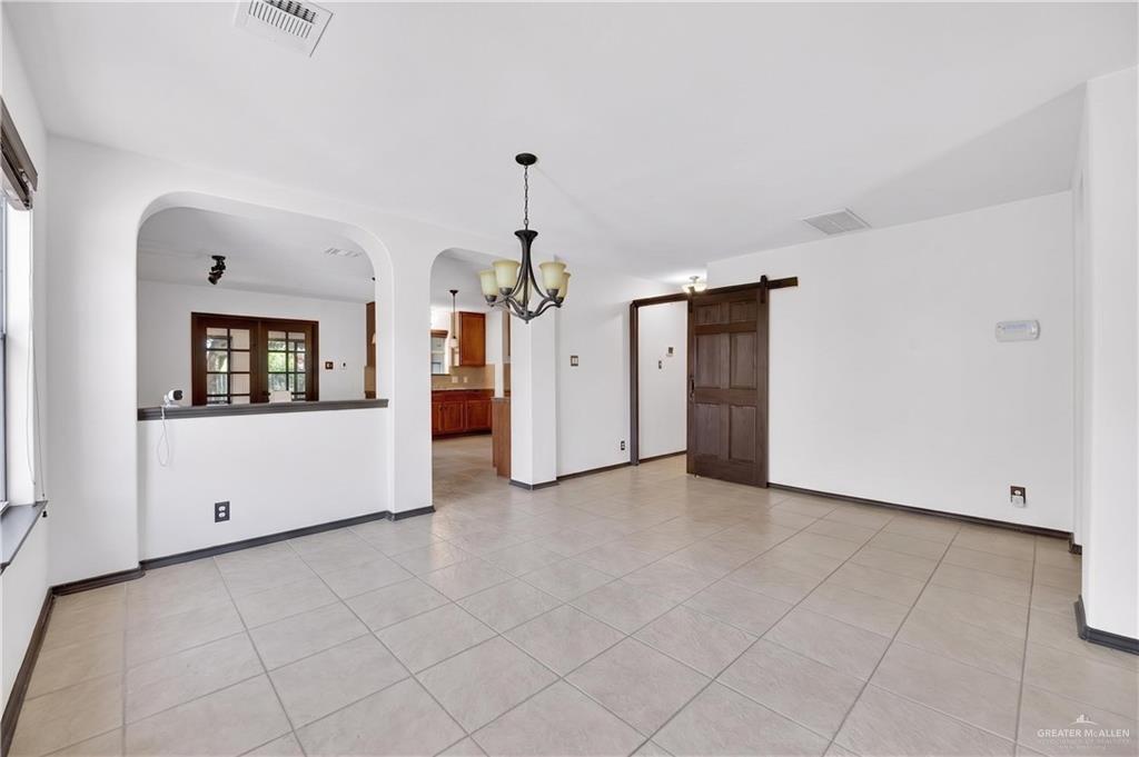 Photo 9 of 606 Barton Drive