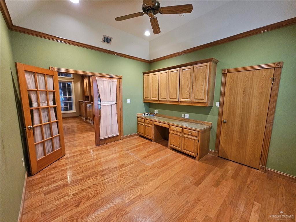 Photo 12 of 1225 Peking Street