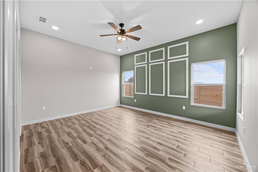 Photo 10 of 2318 Thornton Avenue