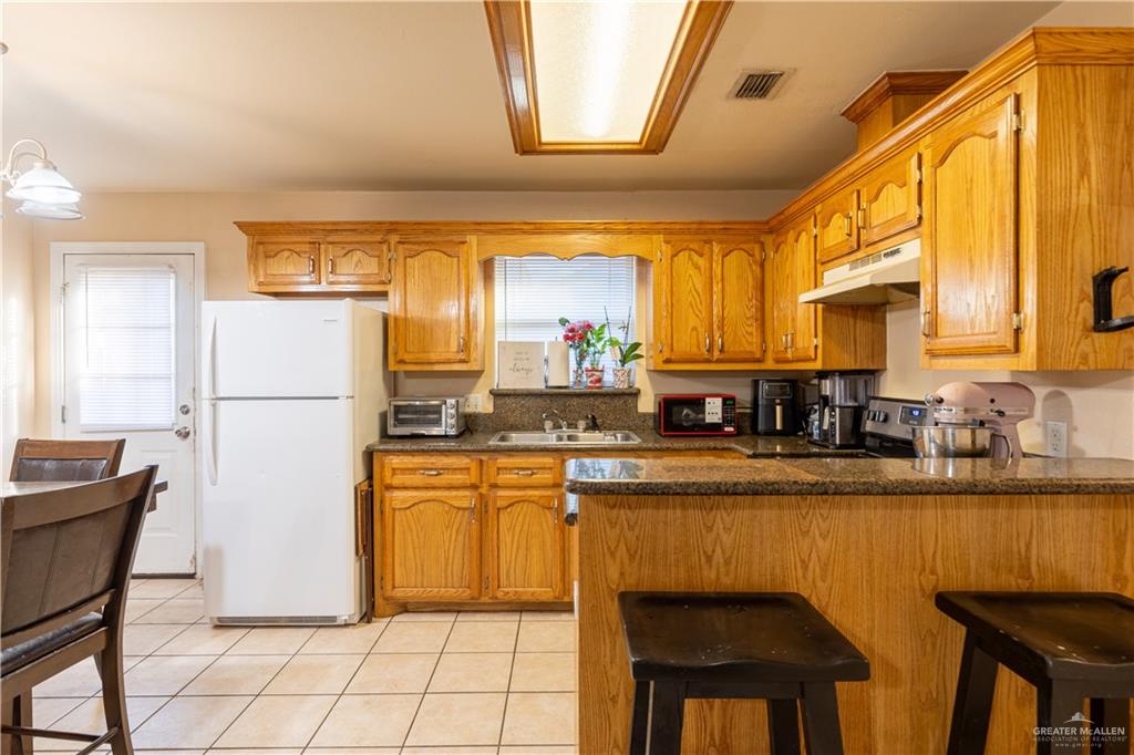 Photo 8 of 2216 Dahlia Street