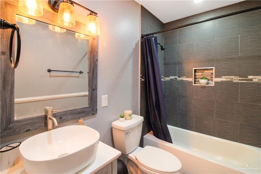 Photo 14 of 2791 Capri Street