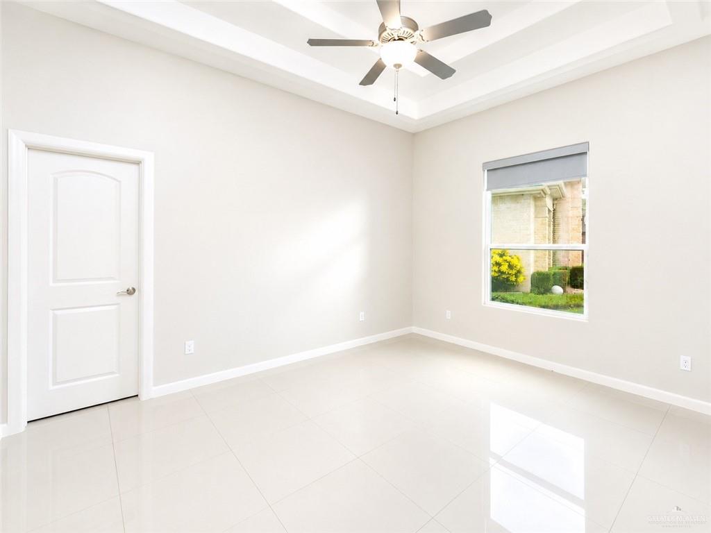 Photo 21 of 2914 Hackberry Avenue