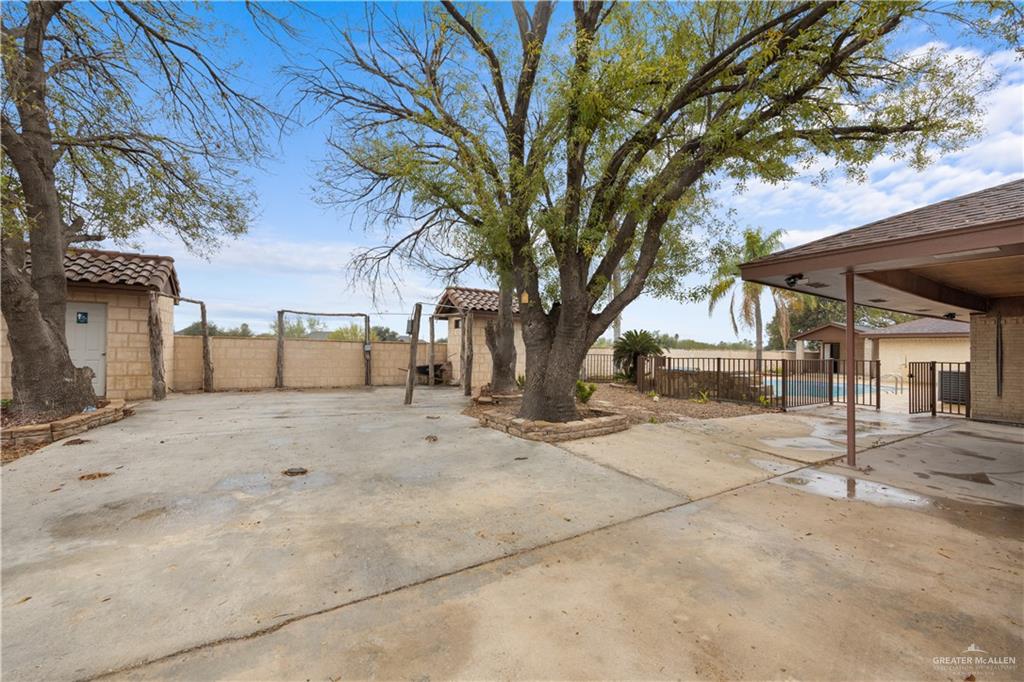 Photo 7 of 1023 La Vista Drive