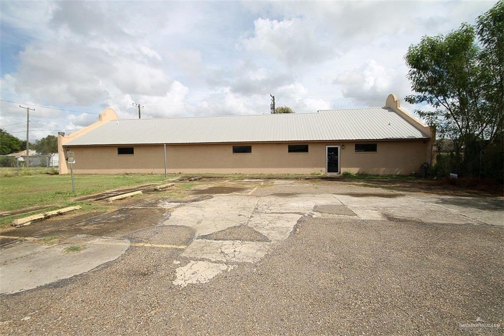 Commercial home at 382 Main Avenue, Raymondville, Texas