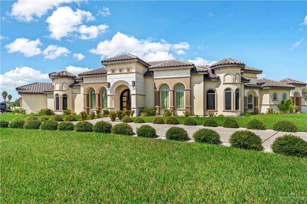 Single Family home at 4023 Coconut Palm Drive, Palmhurst, Texas