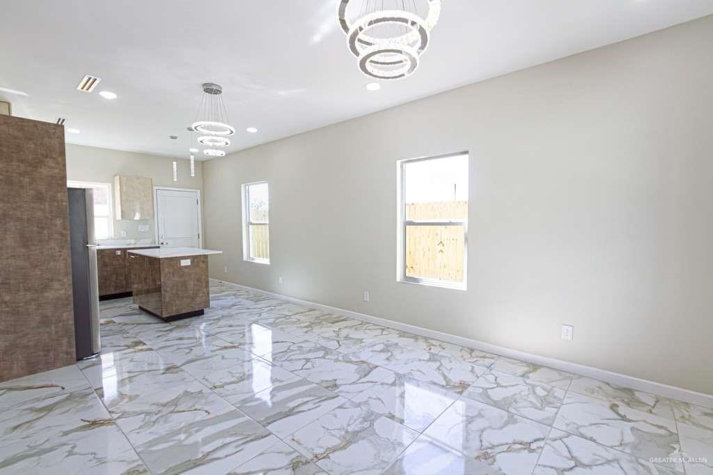 Photo 2 of 409 Emerald Avenue