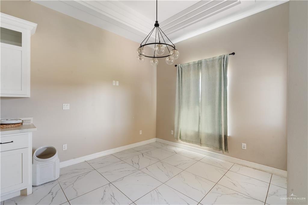 Photo 4 of 822 Whitewing Street