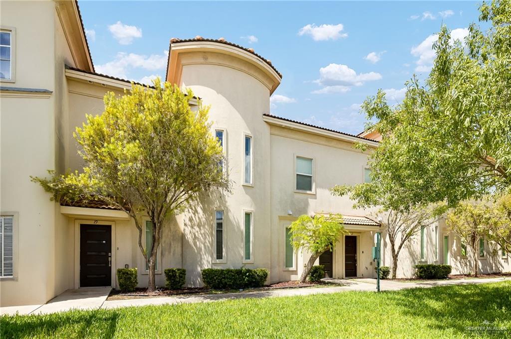 Photo 3 of 1413 Keeton Avenue #20