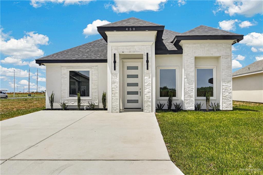 Single Family home at 450 Sandy Road, Donna, Texas