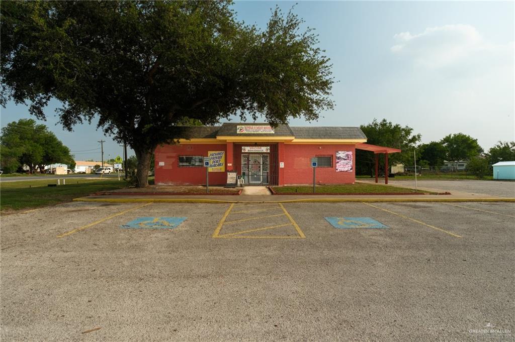 Commercial home at 8207 Mateo Escobar Street, Monte Alto, Texas