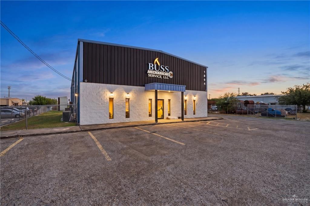 Commercial home at 1804 EXPWY 281, Edinburg, Texas