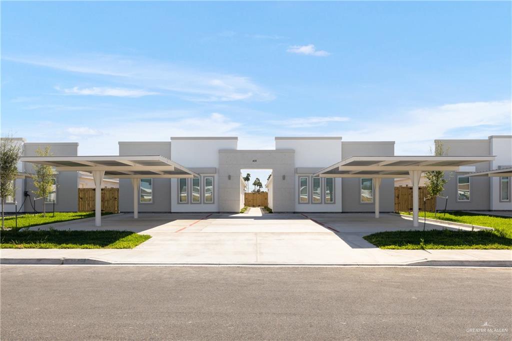 Multi-family home at 435 Medina Lane, Alamo, Texas
