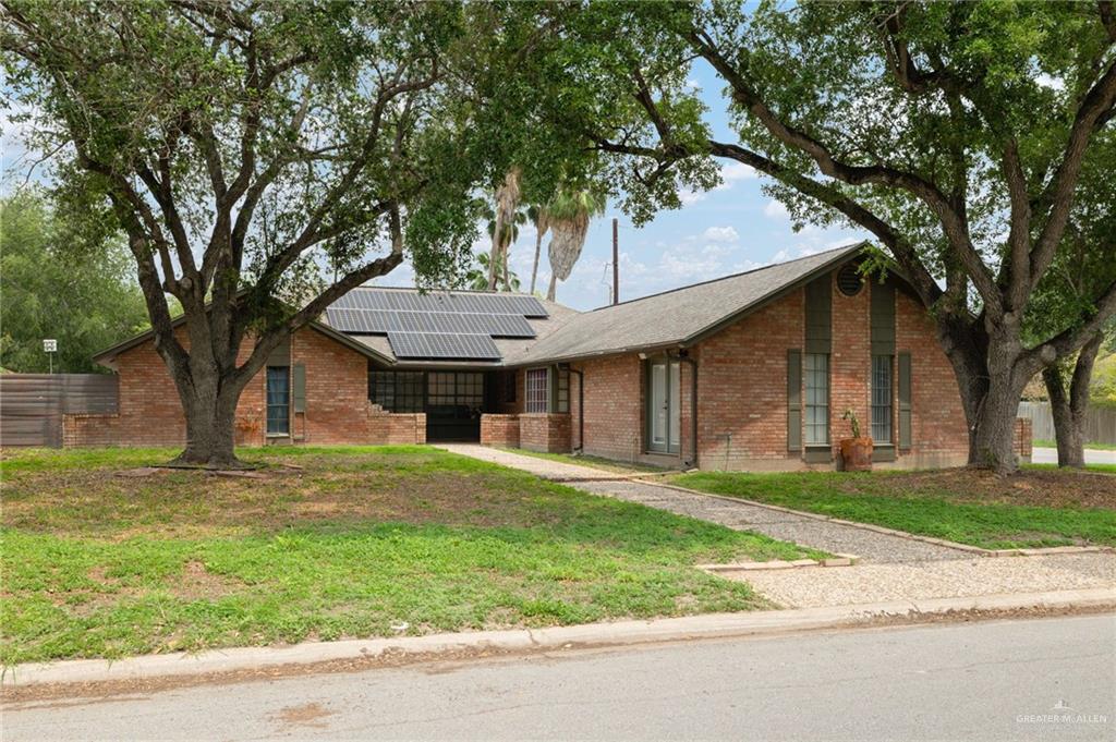 Single Family home at 400 Iris Avenue, McAllen, Texas