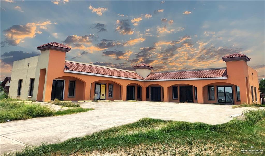Commercial home at 100 6th Street, La Joya, Texas