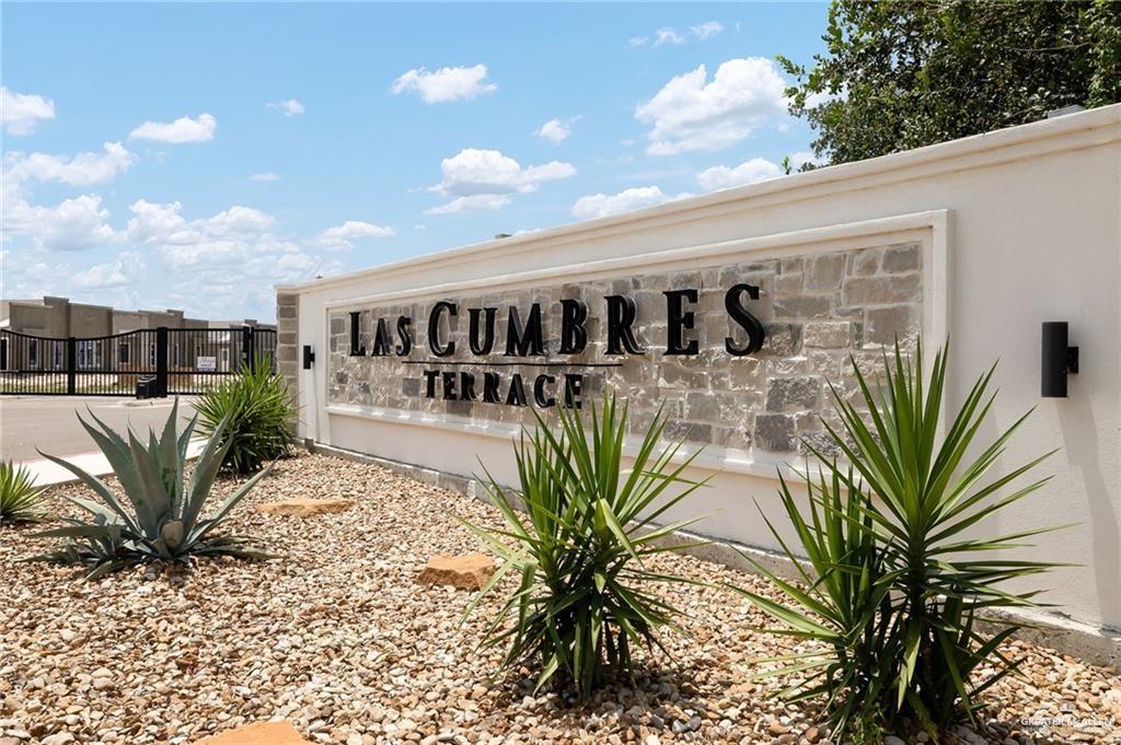 Multi-family home at 808 Mountain Road, Mission, Texas
