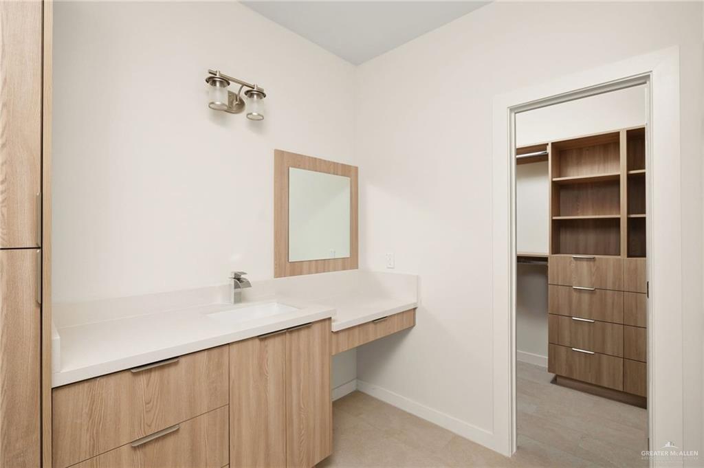Photo 7 of 232 Longoria Drive