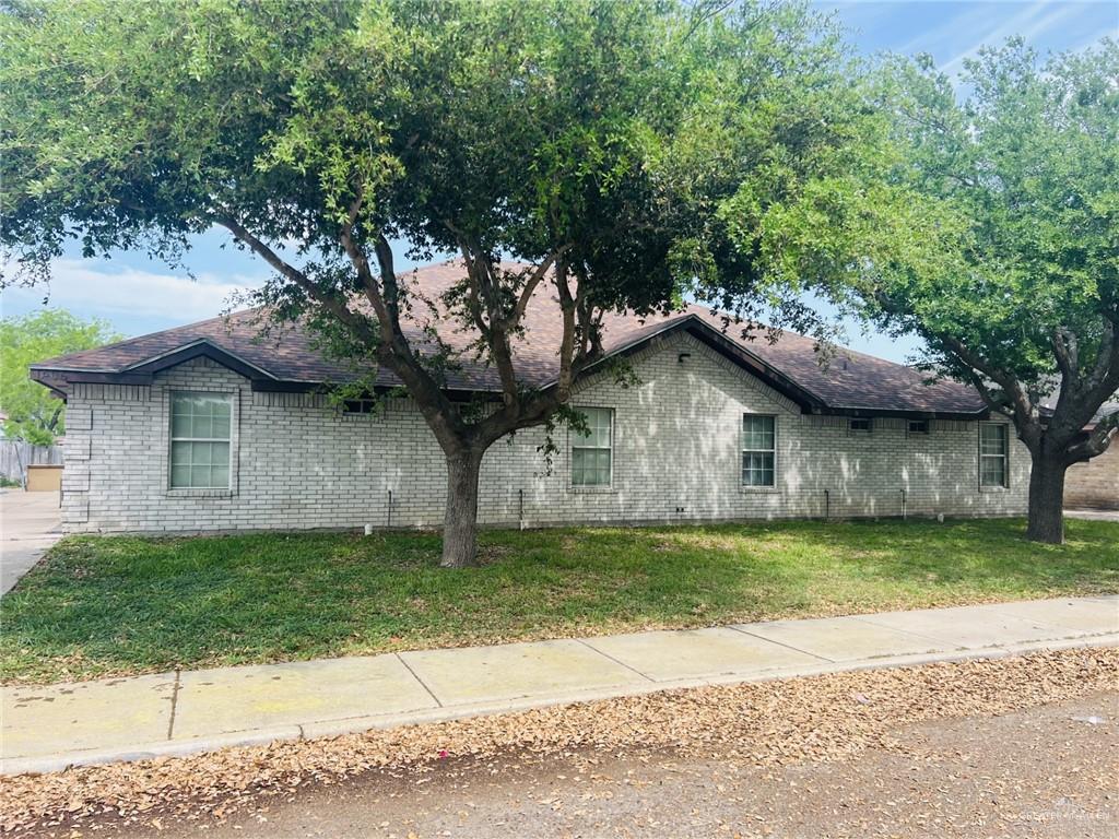 Multi-family home at 1405 Prosperity Drive, Edinburg, Texas