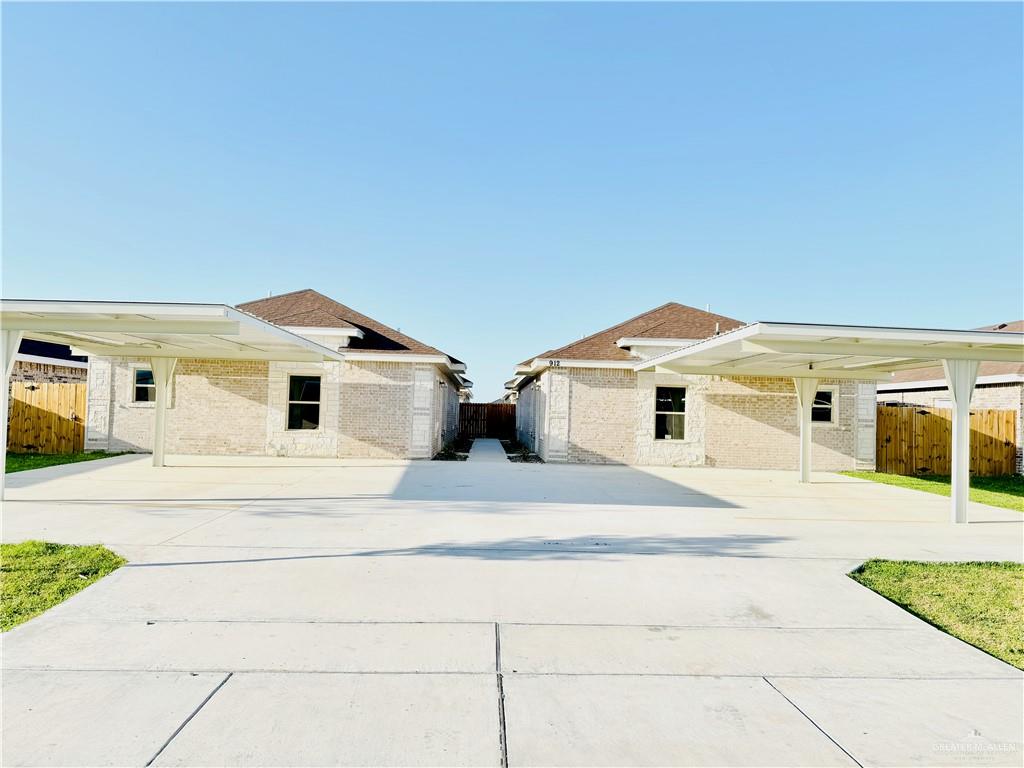 Multi-family home at 912 Kohala Avenue, Alton, Texas