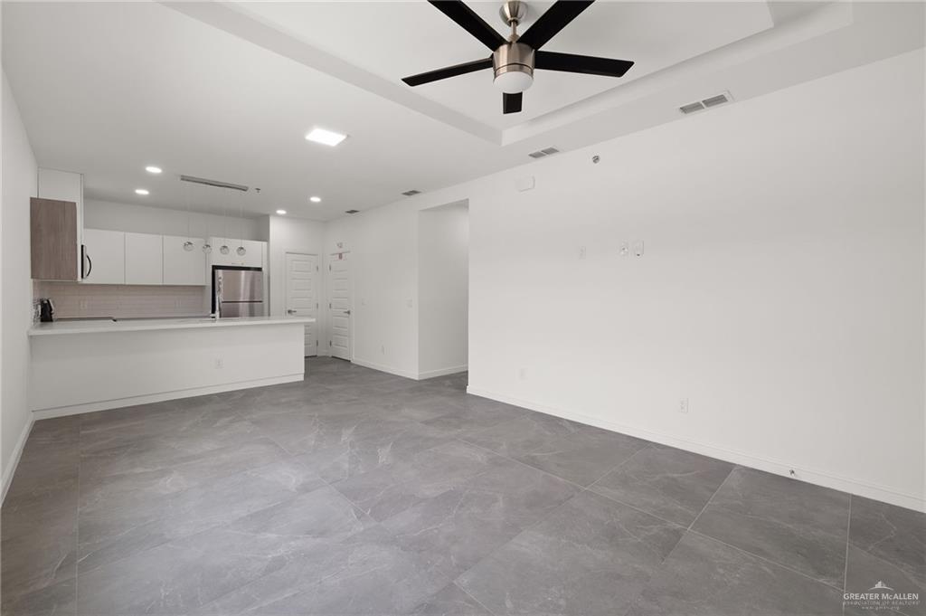 Photo 3 of 901 Yuma Avenue #1003